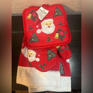 Garden Ridge Holiday Christmas Kitchen Set Towel Potholder Oven Mitt Red Santa